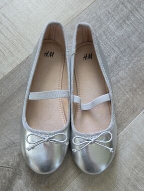 H&M Metallic Silver Girls' Ballet Flats with Bow Detail